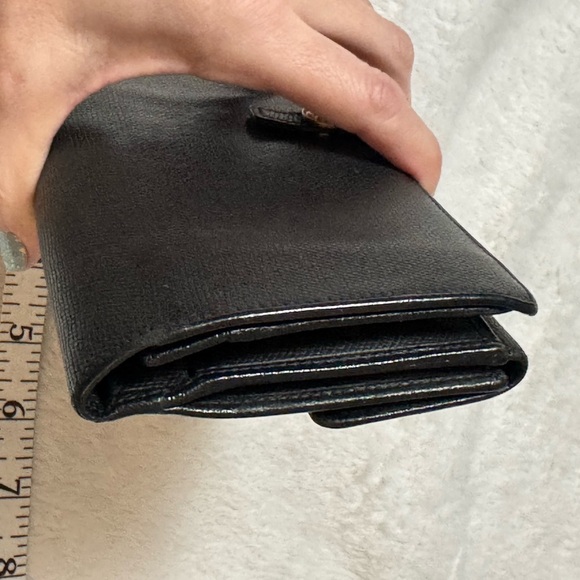 Chanel Wallet with Gold Logo - Picture 8 of 15